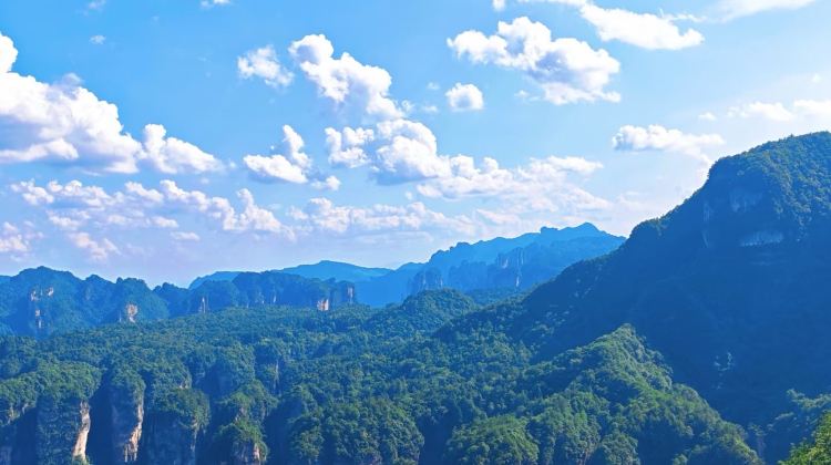 6-day 5-night · Private Tour · Zhangjiajie National Forest Park + Wu Ling Yuan + Tianmen Mountain National Forest Park + Fenghuang Ancient Town