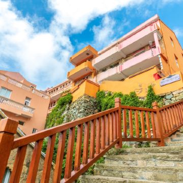 台州神仙居+天台山景区+小箬村+温岭石塘半岛旅游度假区4日3晚跟团游