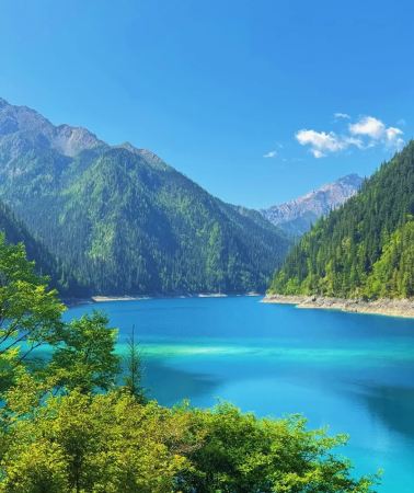 8D7N • Jiuzhaigou+Huanglong+Sanxingdui Ruins+mount Eme explore giant panda habitat+Dujiangyan +Leshan+Professional tour guide service +accommodation at 5-Diamond Hotels 