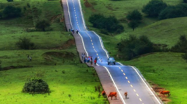 2-Day Chongqing City Highlights Private Tour·Ciqikou, Liziba Station, Hongya Cave, Three Natural Bridges and Fairy Mountain