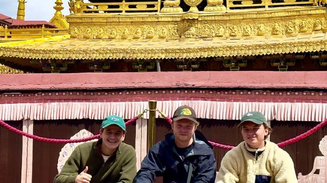 5-Day Lhasa Tour·Potala Palace | Jokhang Temple | Barkhor Street | Drepung Monastery | Sera Monastery | Yamdrok Yumtso Lake