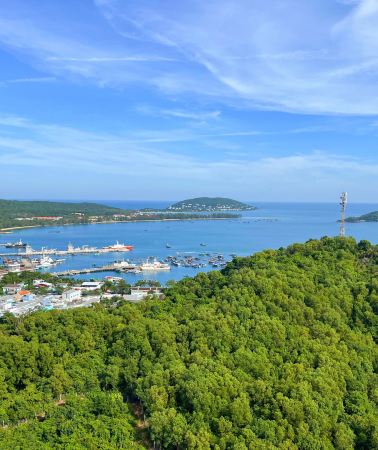 6D5N • Da Nang Discover Da Nang, Vietnam's vibrant coastal island city