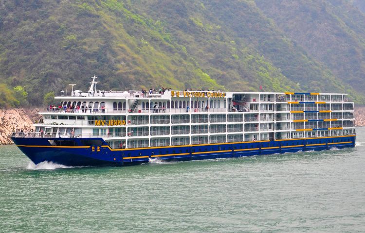 11-day 10-night · Private tours · Changsha + Fenghuang + Zhangjiajie + Yichang + Three Gorges of the Yangtze River + Chongqing + Ancient Town of Fenghuang + Zhangjiajie National Forest Park · Travel from central Hunan to southwest China by high-speed train and air, immerse in ethnic towns and sandstone peaks, then unwind on a Yangtze River cruise through dramatic gorges and cultural relics.