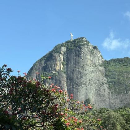 巴西圣保罗+里约热内卢+伊瓜苏国家公园+阿根廷布宜诺斯艾利斯+乌斯怀亚+佩里托莫雷诺冰川+乌拉圭科洛尼亚－德尔萨克拉门托15日14晚私家团