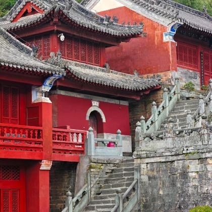 武当山风景区+武汉+黄鹤楼+船进三峡人家5日4晚跟团游