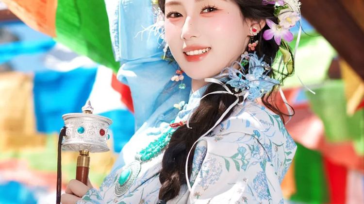 3D2N · Group Tours · Round-trip high-speed rail from Chengdu to Jiuzhaigou with tickets included, professional tour guide service 4-diamond hotel,Free travel photography & afternoon tea