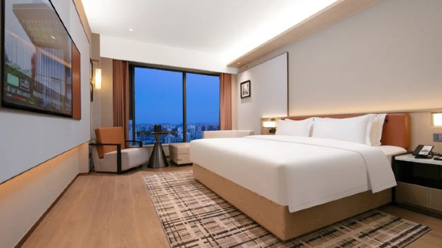 6-Day Scenic Hunan Group Tour·Zhangjiajie National Park, Glass Bridge & Tianmen Highlights