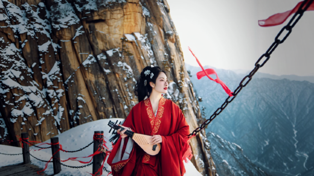 西安+兵馬俑+華山+華清宮4日3晚跟團遊·千古情演出+20人團頭等艙大巴+漢服夜遊不夜城+西安博物院獨立講解+專車接送+登山手套