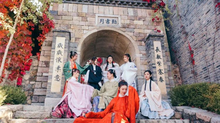 5D4N · Private Tours · No need to head south for water towns  Northern Water Town hidden in Beijing Luxury Tour The Palace Museum, Gubei Water Town & Simatai Great Wall