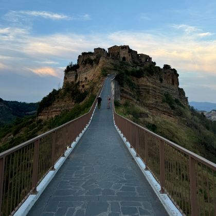 意大利奥尔维耶托+奥西莫+佩斯卡拉+拉奎拉+索拉8日7晚私家团