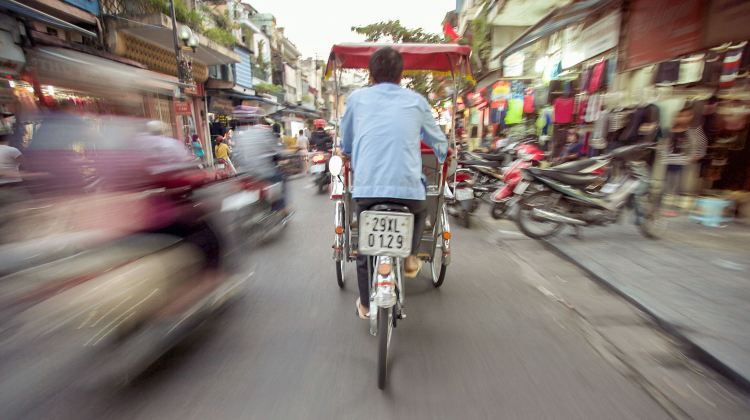 13-Day China & Vietnam: Chengdu to Hanoi