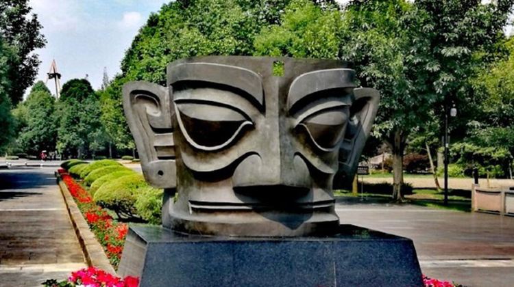 4D3N · Group Tours · Fairy-tale Jiuzhai + Dreamlike Huanglong + Cuddle cute pandas + Sanxingdui tour · Excellent guide · 4-diamond hotel · Contact for discounts