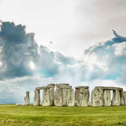 英国+爱尔兰+威尔士+爱丁堡+巨石阵+七姐妹国家公园+莫赫悬崖+大英博物馆16日跟团游