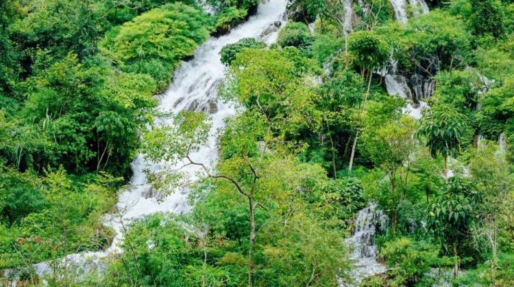 6-Day China + Guiyang + Huangguoshu Waterfall +XiaoQikong + Xijiang Qianhu Miao Village+Mount Fanjing+Zhenyuan