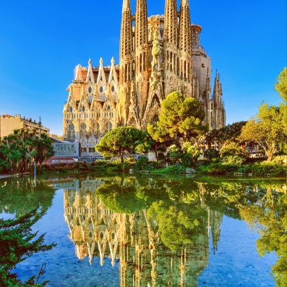 西班牙马德里+巴塞罗那+托莱多+赫罗纳+阿维拉11日10晚私家团