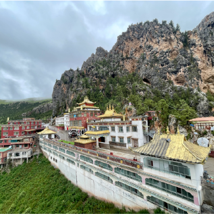 玉树市+三江源国家公园+新寨嘉那嘛呢石经城+龙羊峡+尕尔寺大峡谷生态旅游区+可可西里+察尔汗盐湖+大柴旦翡翠湖旅游景区12日11晚私家团