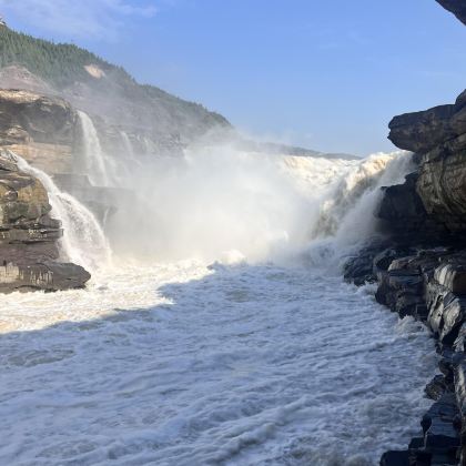 山西黄河壶口瀑布旅游区+小西天+洪洞大槐树寻根祭祖园+广胜寺3日2晚拼小团