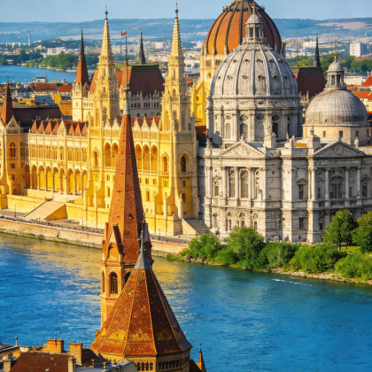 法国+瑞士+意大利+德国+奥地利+捷克+匈牙利+斯洛伐克+斯洛文尼亚+克罗地亚15日跟团游