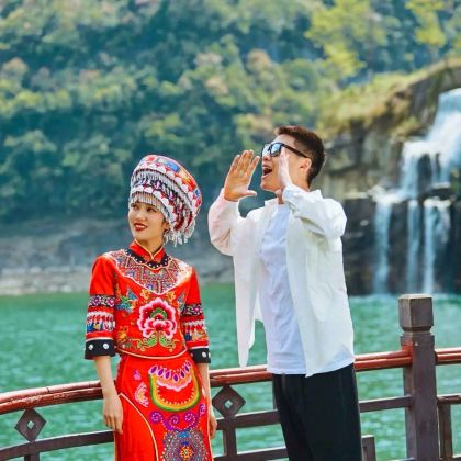 恩施市+鹤峰屏山旅游景区3日2晚跟团游