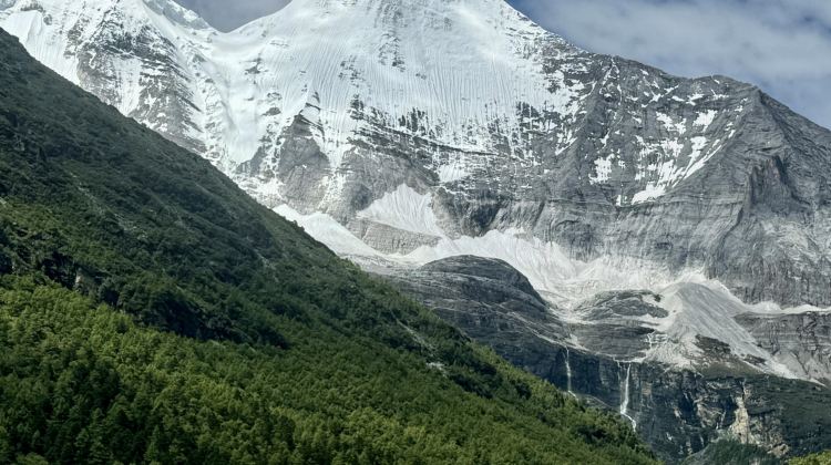 5D4N · Private Tours · Western Sichuan for Nature Lovers: Daocheng Yading, Mount Siguniang, Xinduqiao & Yuzixi - Snow Mountains, Tibetan Grasslands & Starry Skies