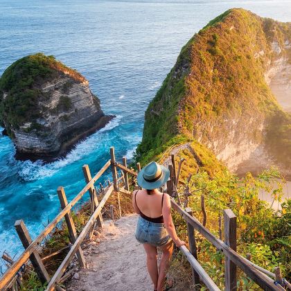 巴厘岛+布罗莫火山+罗威纳海滩+佩妮达岛5日4晚拼小团