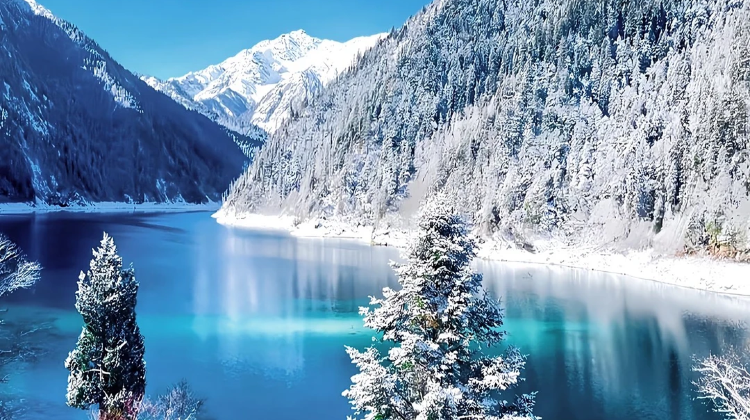 5-D Western Sichuan Private Tours: Chengdu, Jiuzhaigou, Huanglong National Scenic Area, Mount Siguniang, Bipenggou, Sanxingdui Museum