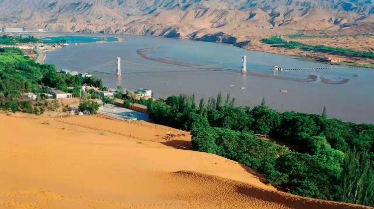 5-Day Group Tours: Ningxia Yinchuan, Shapotou, Zhongwei and Five Lakes Crossing in Tengger Desert·  