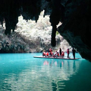 广西南宁+巴马+德天跨国瀑布景区+通灵大峡谷4日3晚私家团