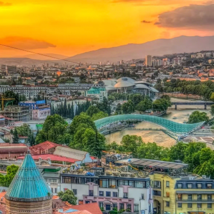 格鲁吉亚西格纳吉+第比利斯+古多里+库塔伊西+巴统+卡兹贝吉9日7晚跟团游