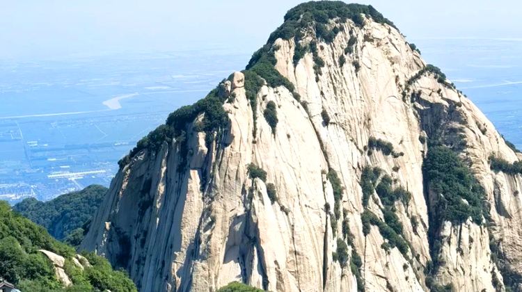 5-Day Private Exclusive Tour & No Stranger Sharing & Custom Itinerary & Emperor Qinshihuang's Mausoleum Site Museum + Terracotta Warriors DIY Experience + Grand Tang Mall + Mount Hua