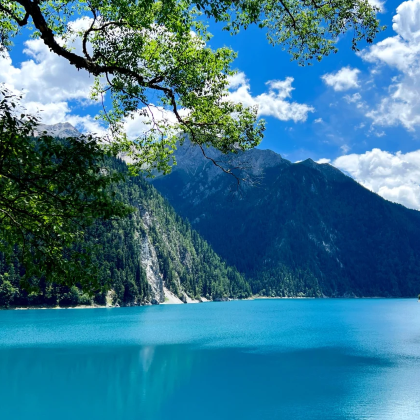 成都+九寨沟+黄龙风景名胜区+峨眉山市+乐山7日6晚私家团