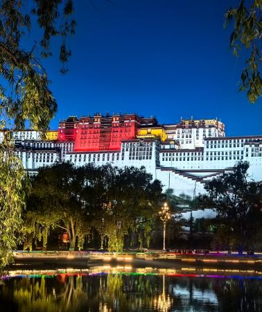 6天5晚 • 中國西藏＋布達拉宮＋大昭寺＋羊卓雍錯＋納木措國家公園＋白居寺＋扎什倫布寺＋「文成公主」大型史詩劇＋八廓街