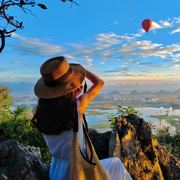 昆明+抚仙湖+元阳+普者黑景区+罗平油菜花景区4日3晚私家团