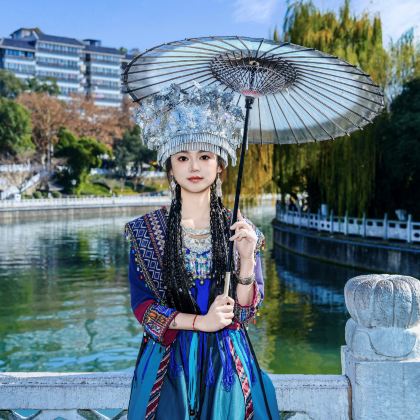 贵州黄果树景区+梵净山+荔波小七孔景区+西江千户苗寨4日3晚跟团游