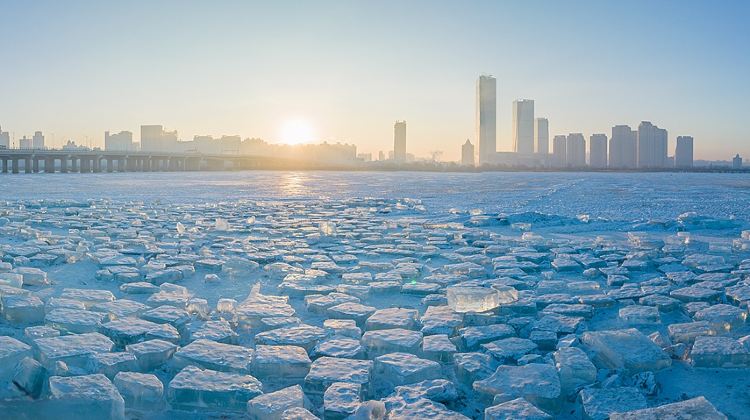 6-Day Classic Northeast China Private Tour· Harbin, Changbai Mountain, Jingbo Lake Scenic Spot, Siberia Tiger Park, Diaoshuilou Waterfall 