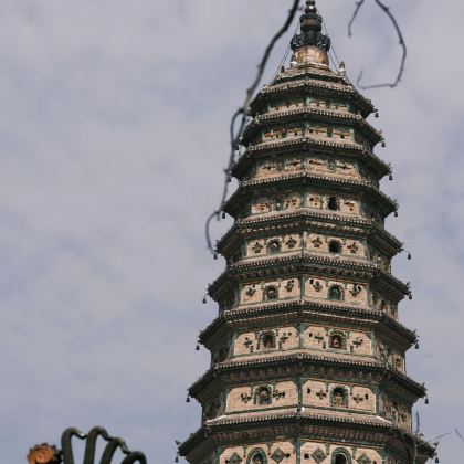山西太原+山西黄河壶口瀑布旅游区+小西天+永乐宫+山西王家大院7日6晚拼小团