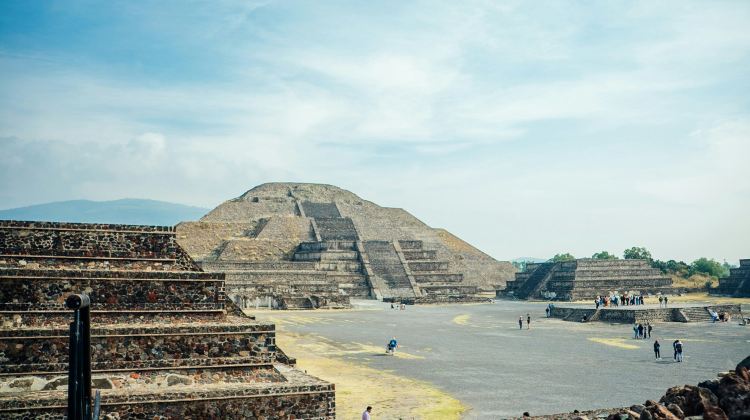 <10天>【16人团 · 墨西哥城+坎昆经济环线游】墨城进坎昆出+舒适型酒店+含内陆段机票·奇琴伊察+粉红湖+女人岛珊瑚礁浮潜+图伦古城+日月金字塔+日月金字塔+牛油果酱手作体验+坎昆1日自由行