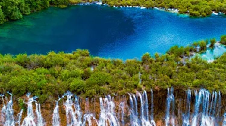 5D4N · Private Tours · Chengdu+Panda+Jiuzhaigou+Huanglong-Round-trip high-speed train tickets included. Adjustable travel days, discount available on inquiry