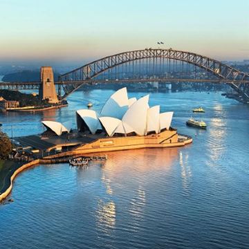 澳大利亚维多利亚墨尔本+悉尼+悉尼歌剧院+堪培拉+伯利·格里芬湖+沃东加+维多利亚艺术中心8日6晚跟团游