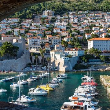 克罗地亚12日10晚私家团