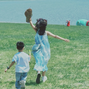 呼和浩特+响沙湾+辉腾锡勒草原+乌兰哈达火山地质公园5日4晚跟团游