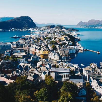 挪威罗弗敦群岛+盖朗厄尔峡湾+大西洋之路+特隆赫姆12日10晚私家团