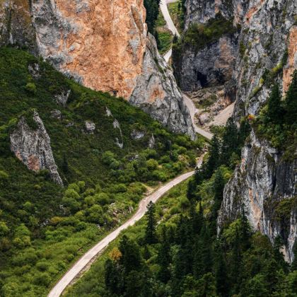 甘南+扎尕那+天水+官鹅沟大景区+若尔盖8日7晚私家团