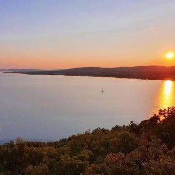 匈牙利布达佩斯+巴拉顿湖+黑维兹湖浴+佩奇3日2晚私家团