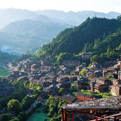 贵州贵阳+黄果树景区+荔波+西江千户苗寨+镇远+梵净山6日5晚跟团游