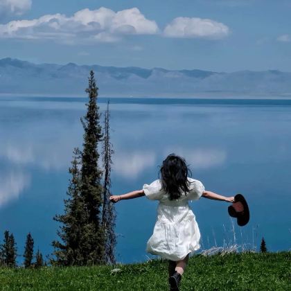 新疆伊犁+那拉提旅游风景区+赛里木湖+果子沟7日6晚跟团游