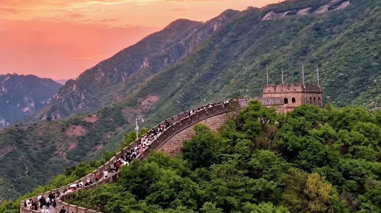 4D3N · Private Tours · Beijing Night of Chang'an Avenue & Lakeside Great wall-boating included &Pop Mart City Park+Forbidden City+Mutianyu Great Wall·Tour Guide+ Private Car+All tickets included
