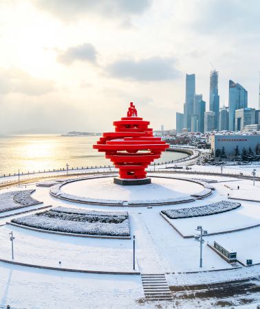 5D4N • Winter Limited Offer · Explore Romantic Qingdao + Discover Jinan, the City of Springs + Climb Mount Tai, One of China's Five Great Mountains + Visit Qufu, the Sacred City of Confucius | 4 Nights at 5-Star Downtown Hotels | Boutique Small Group of 9 | Local Guide Accompanying You Throughout + Immersive Ancient City Tour
