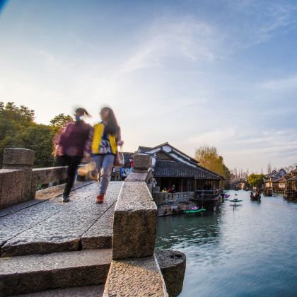 杭州+乌镇+西塘+横店影视城3日2晚跟团游