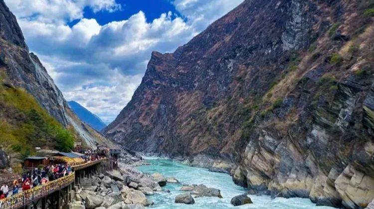 8D7N · Group Tours ·  Consult for GIFT: Dali Erhai + Lijiang + Yulong Snow Mount+ Shangri-la. 8 pax EN group and exclusive for International Visitors·  &nbsp;